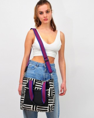 Ranco (White-Black-Fuschia Strap)